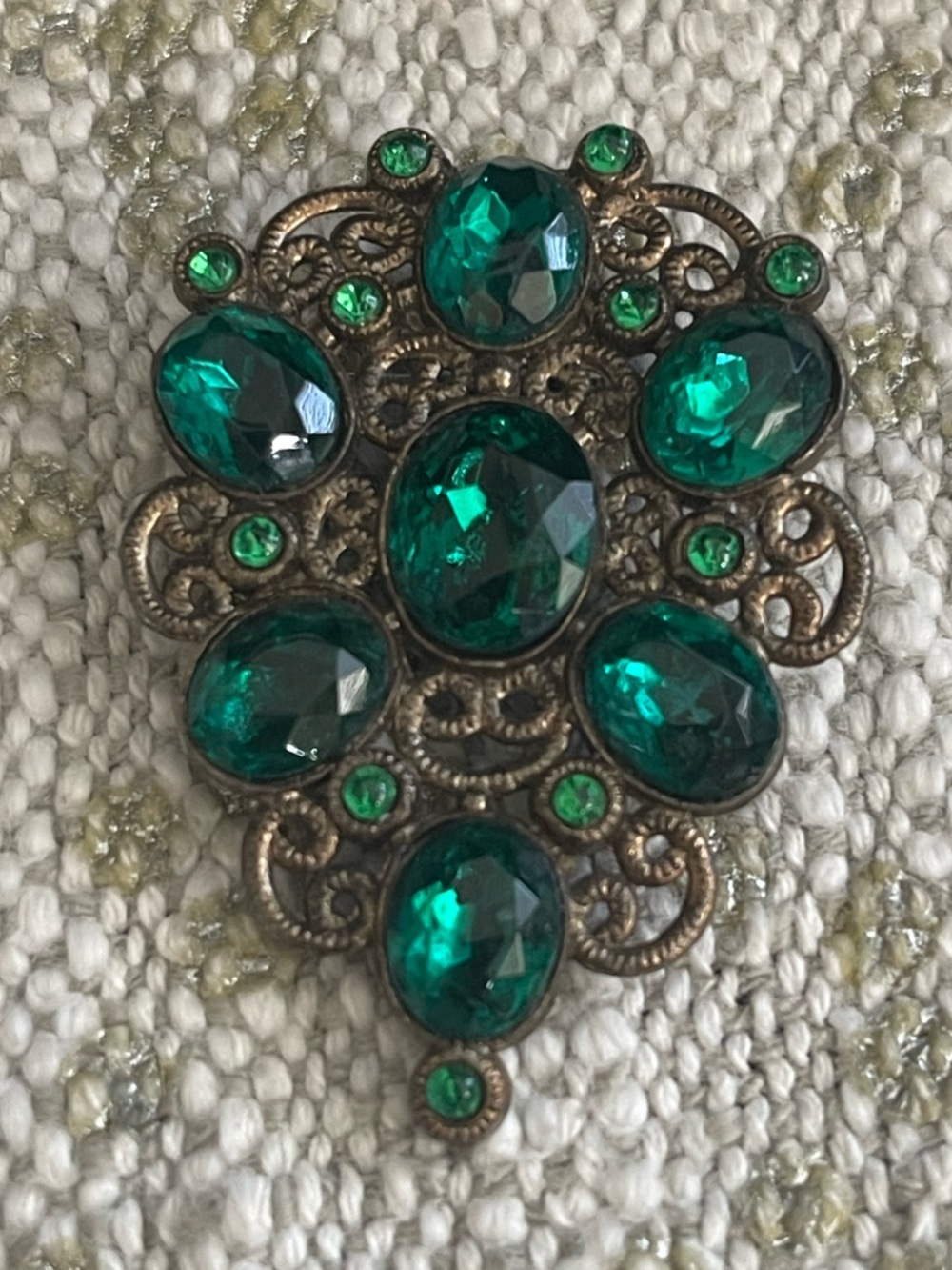 Emerald Green Vintage-Style Rhinestone Brooch